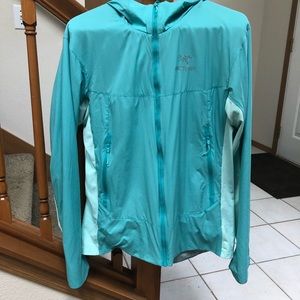 Arcteryx women’s Large Atom SL Hoody